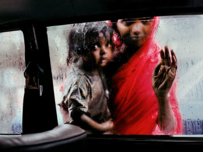 Mother-and-Child-at-Car-Window,-Bombay,-India,-1993