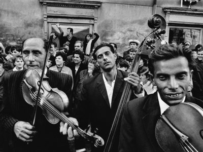 (Josef-Koudelka)-Gypsy-Musicians-at-Festival,-1966