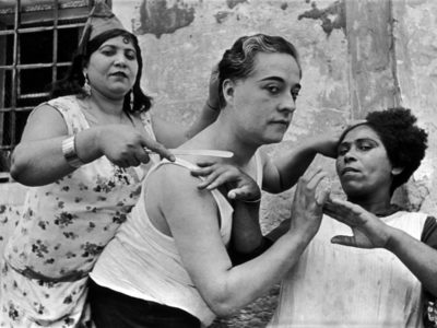 Henri-Cartier-Bresson-Three-women-looking-at-the-camera-Alicante,-Spain