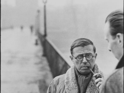 Jean-Paul-Sartre-fotografiado-por-Cartier-Bresson-en-París-1946