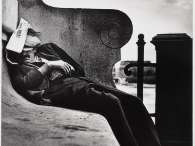 (Lisette-Model)-Man-Sleeping-Near-the-Seine,-Paris-(1937)