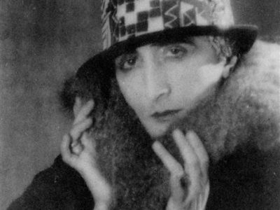 (Man-Ray)-Rrose-Selavy-alias-Marcel-Duchamp-(1921)